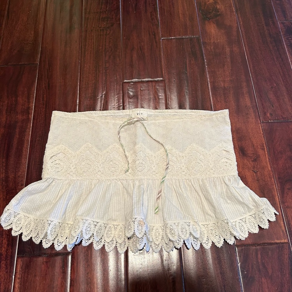 VMT Luxury Boutique white skirt